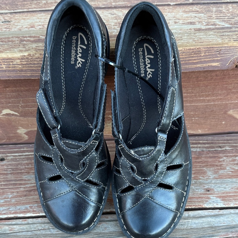Clarks Black Leather Cut-Out Flats - Picture 3 of 5
